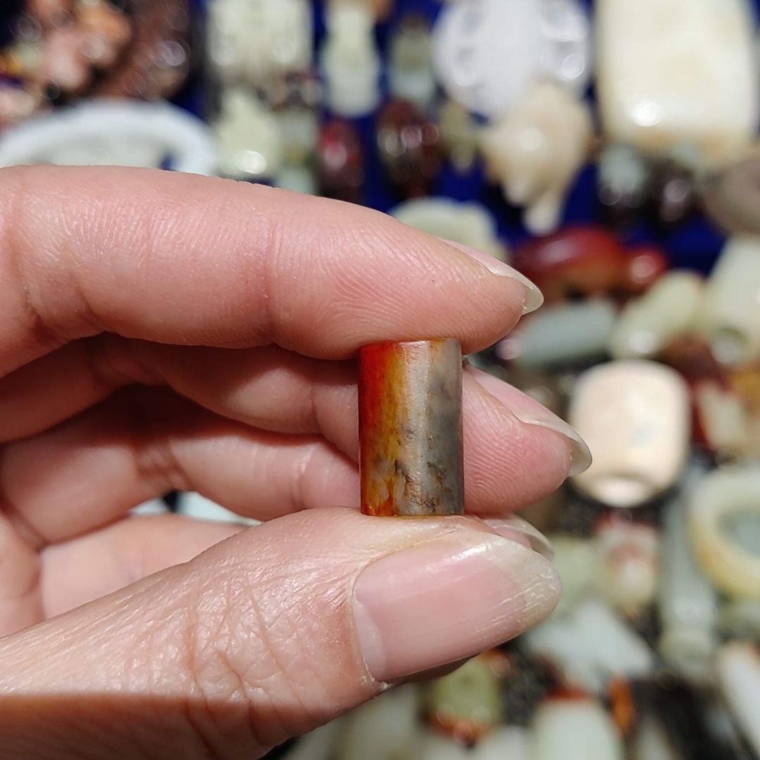 和田玉车挂未镶嵌深**剑