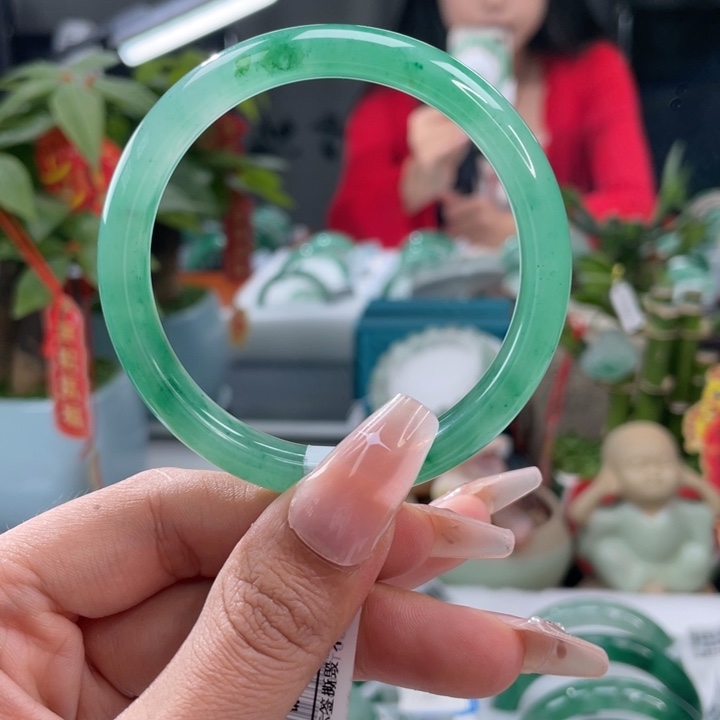 石英质玉手镯未镶嵌天然A货非洲翠手镯