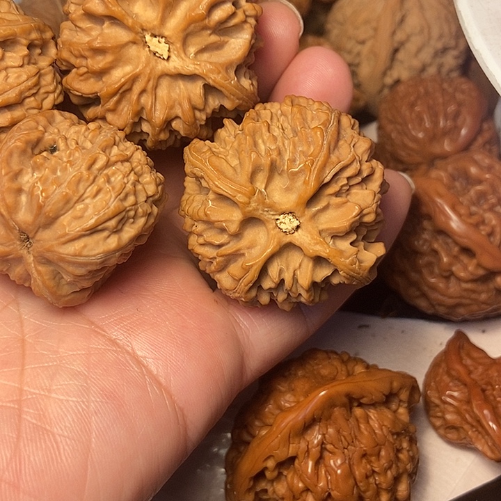 温***妞把件文玩核桃苹果42