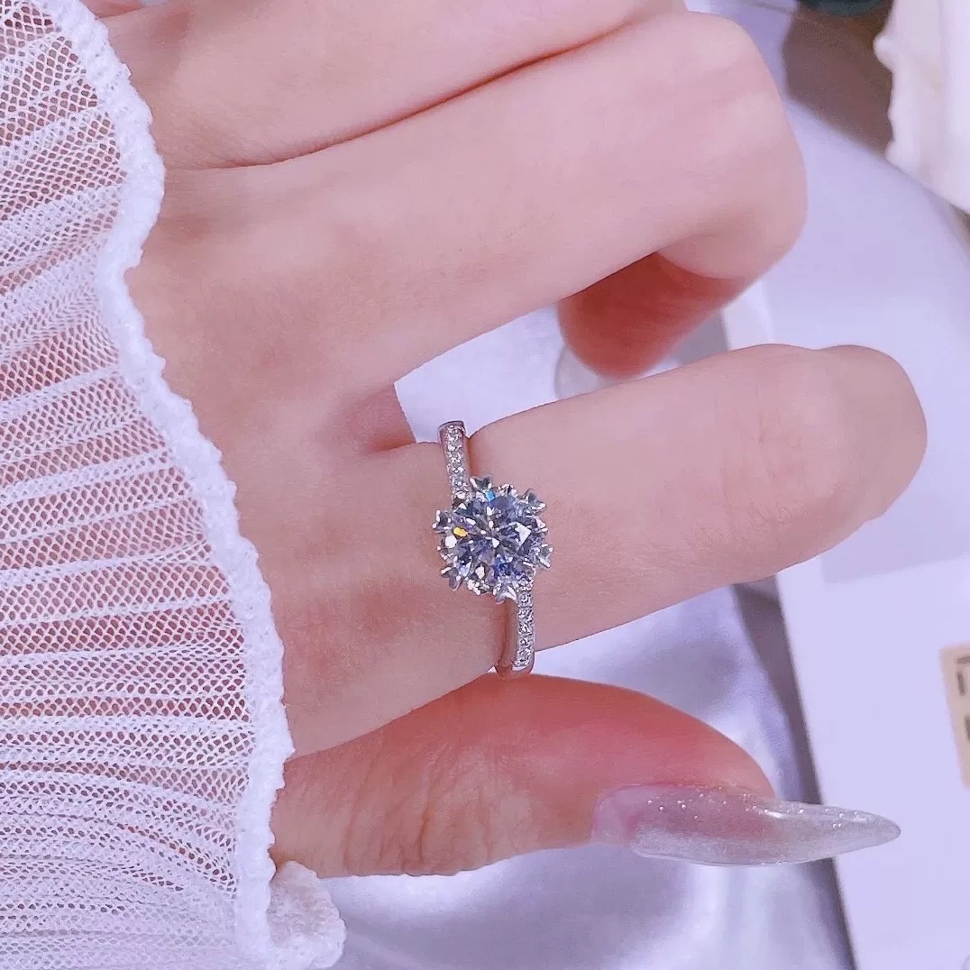 925银莫桑石戒指 【微镶扭臂雪花】50分-2克拉时尚经典情侣结婚女戒