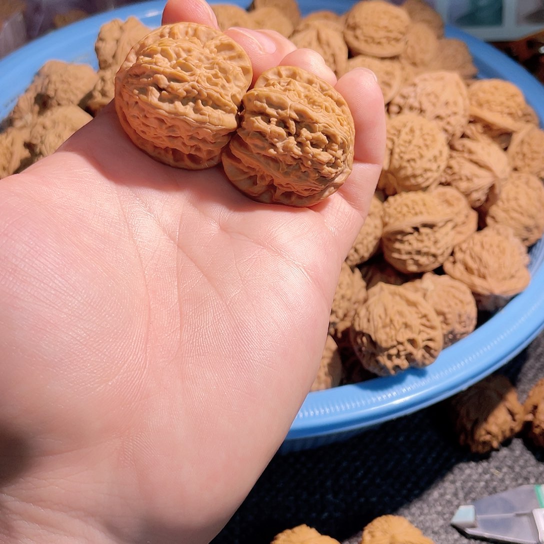 0**637➕文玩核桃白狮子核桃