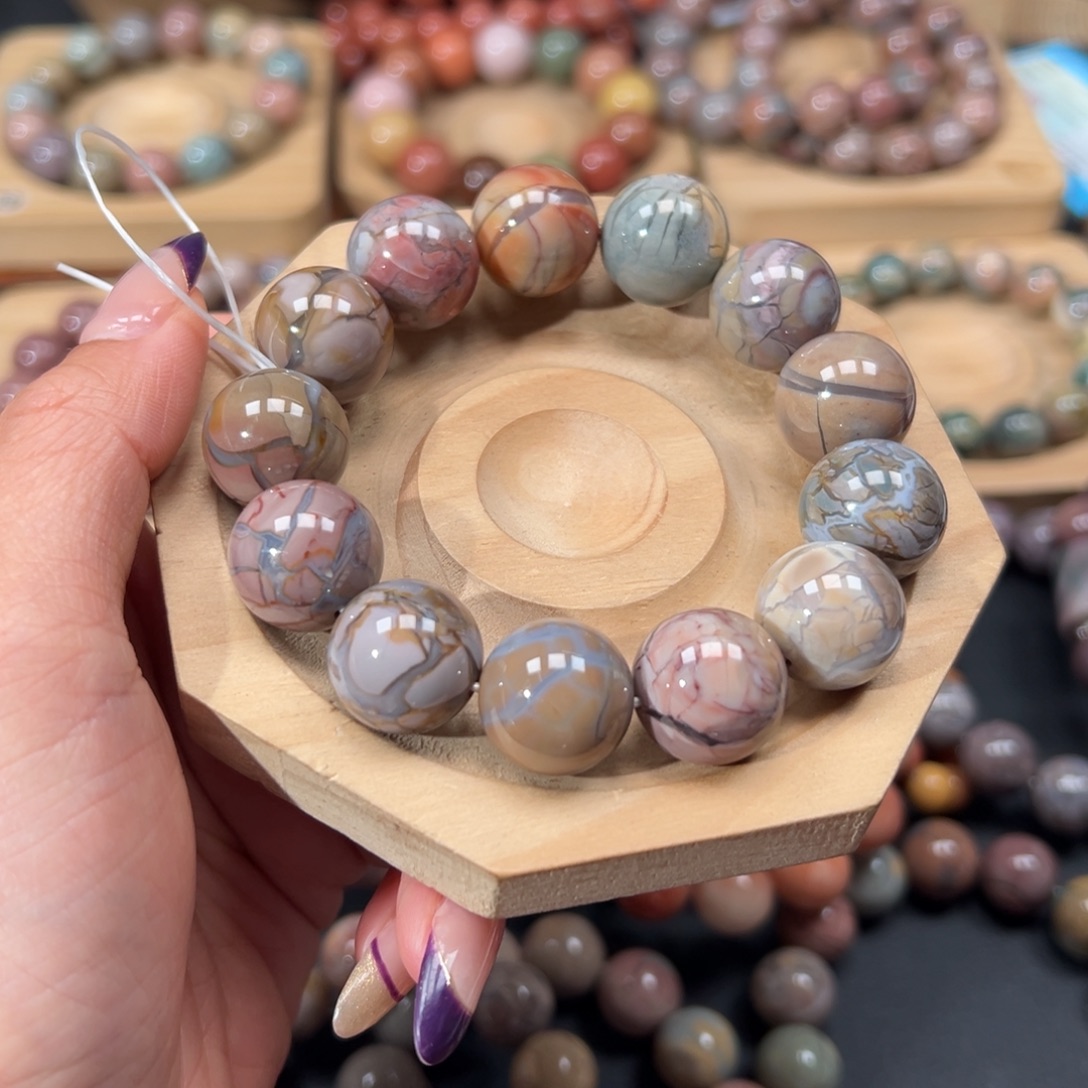 负***斤石英质玉未镶嵌手链45