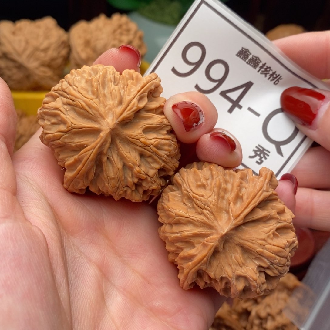 文玩核桃把件苹果园44