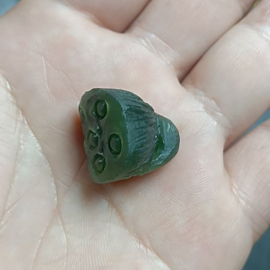 和田玉未镶嵌车挂