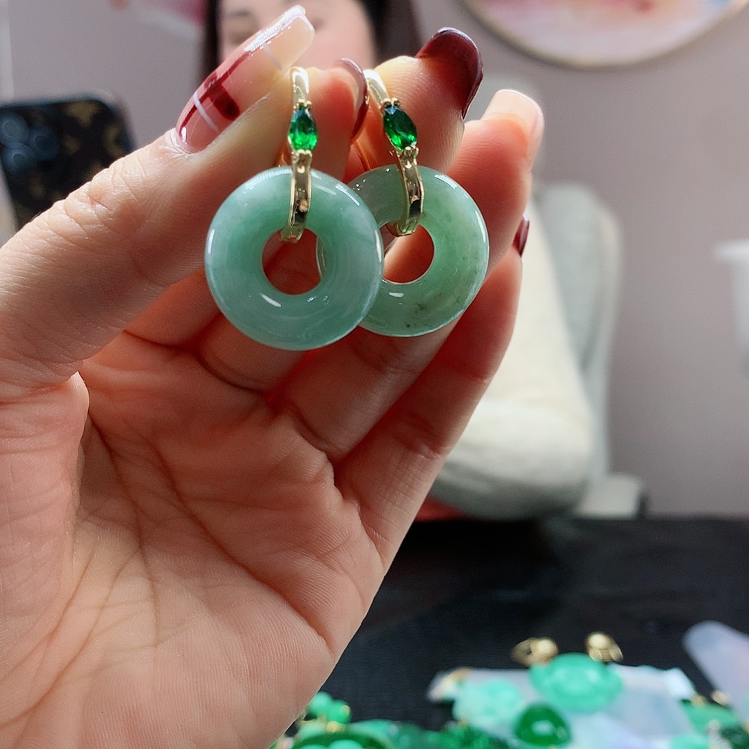 【闪购商品】翡翠耳饰未镶嵌h，