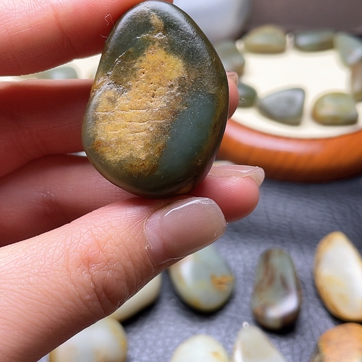 和田玉颈饰未镶嵌5