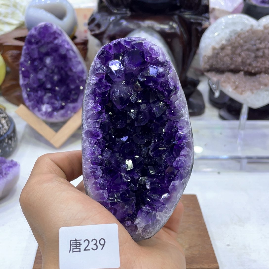 未镶嵌水晶大型摆件（非配饰）