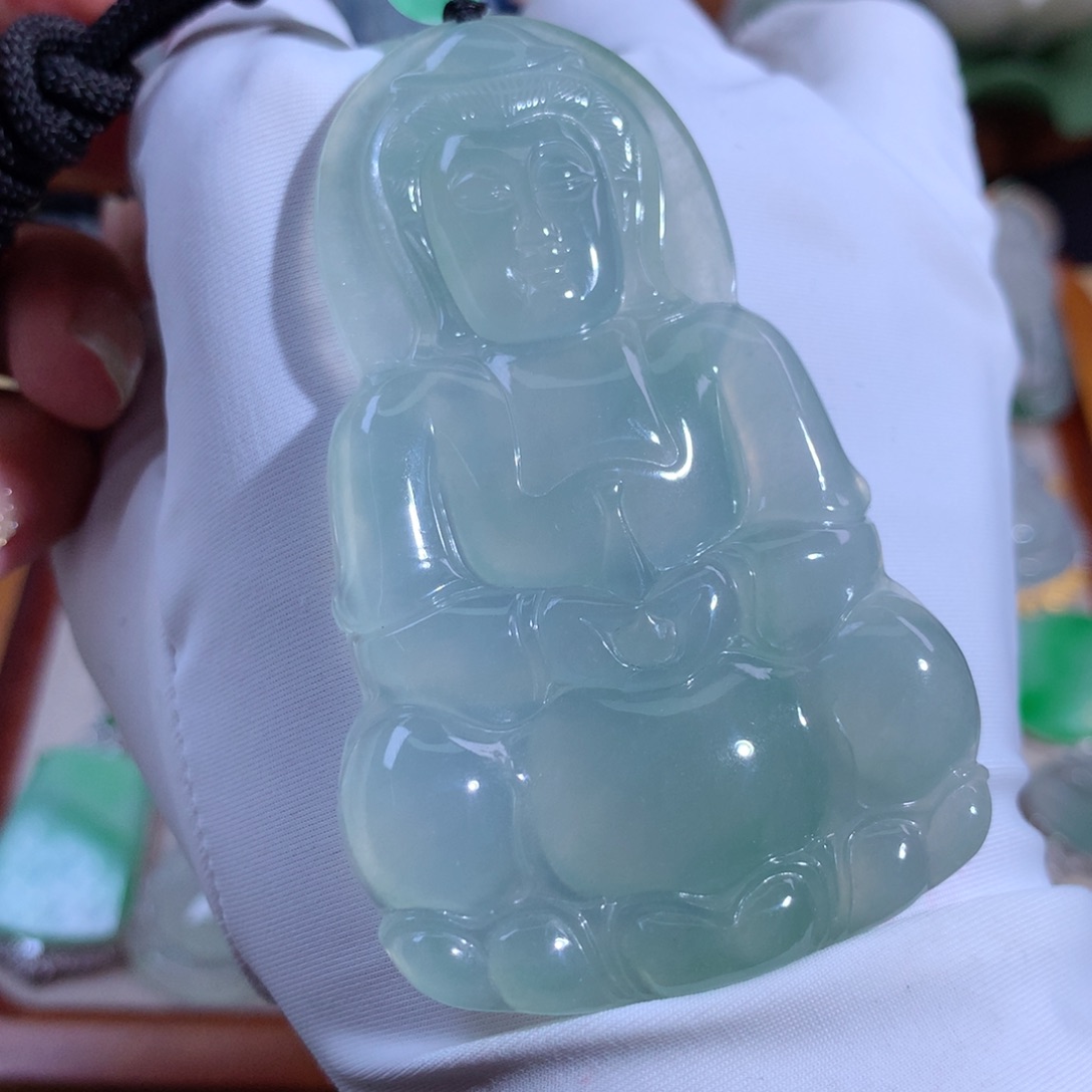 翡翠颈饰未镶嵌观音