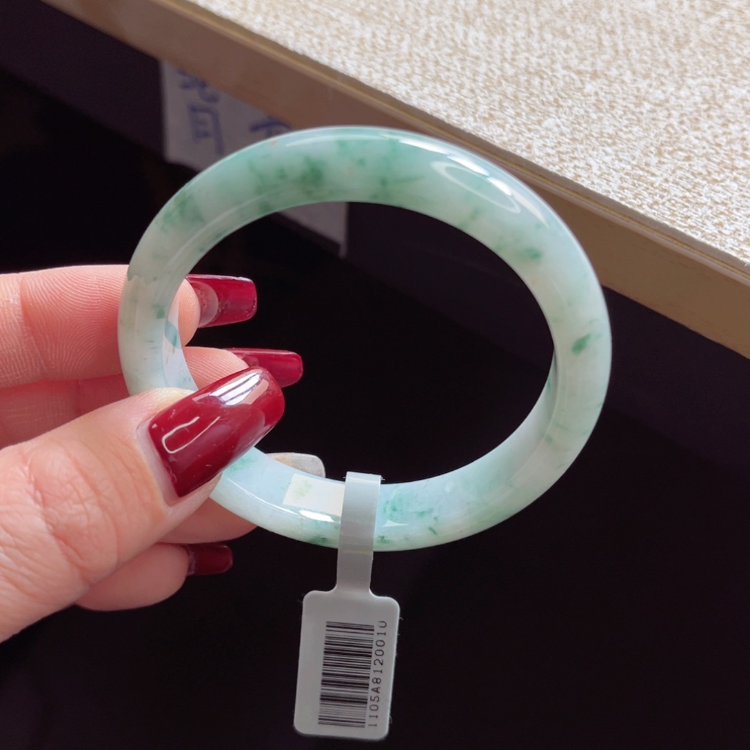 翡翠手镯未镶嵌手镯