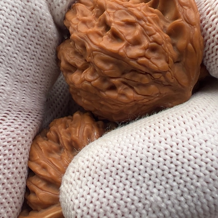 飞***猫文玩核桃吊坠龙洞裕