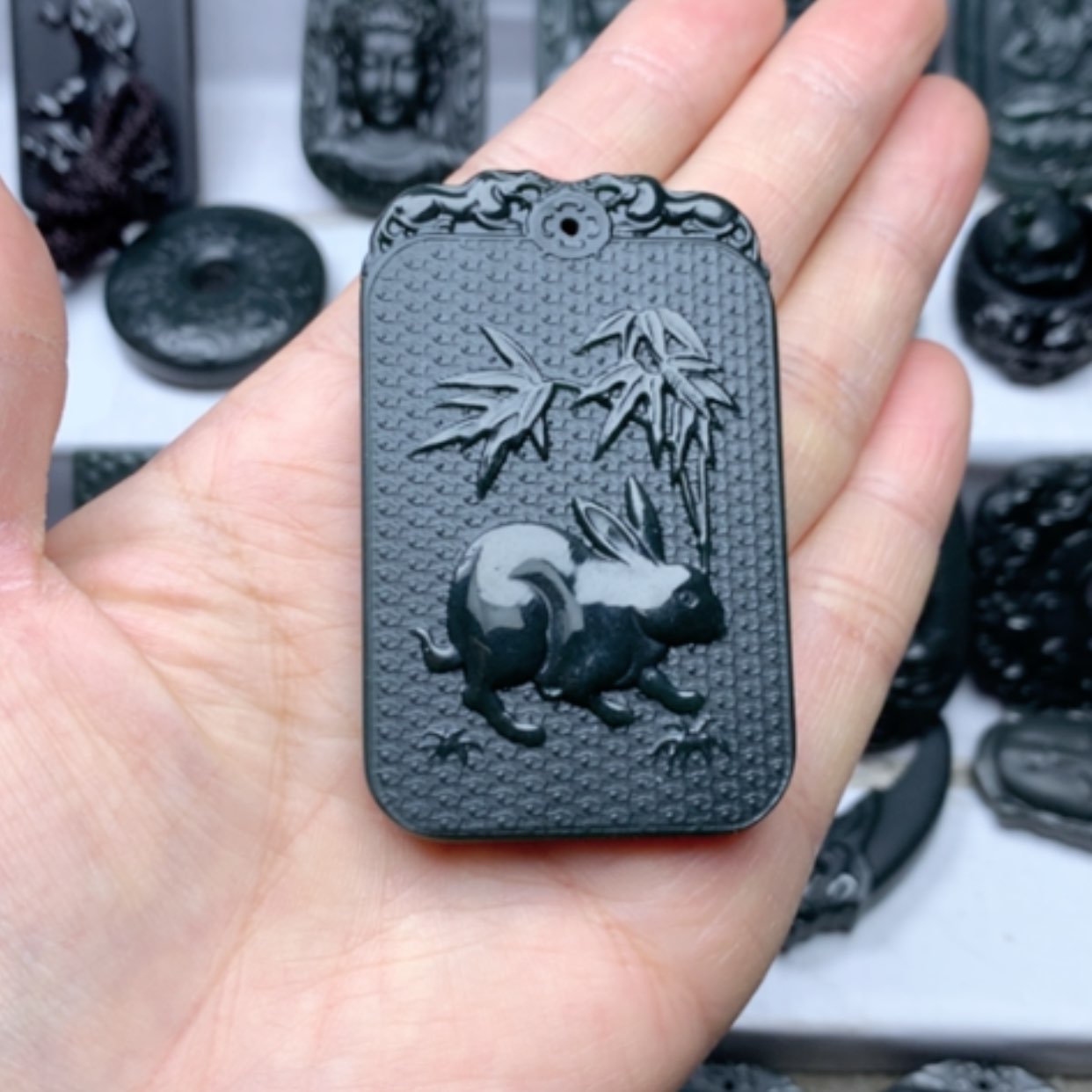 【闪购商品】和田玉颈饰未镶嵌双面雕刻