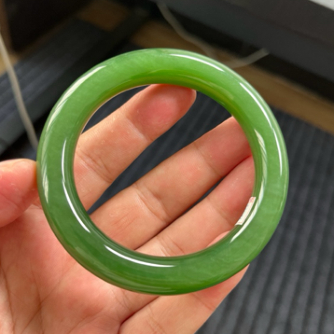 和田玉碧玉手镯老坑俄料辣阳绿色圆条无瑕疵碧玉五六内径