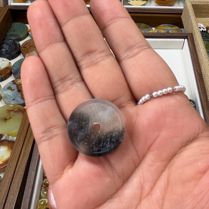 *****蛇纹石玉未镶嵌颈饰