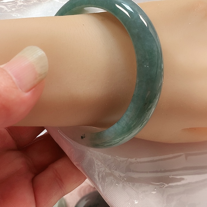 翡翠未镶嵌手镯缅甸翡翠手镯