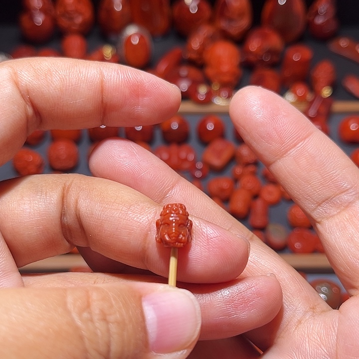 南红玛瑙未镶嵌配饰象神8.5mm