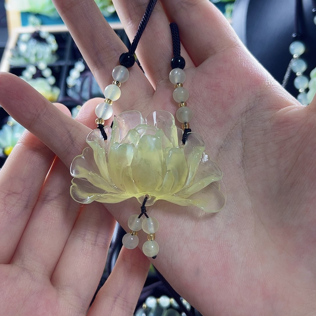 蛇纹石玉颈饰合金?****?