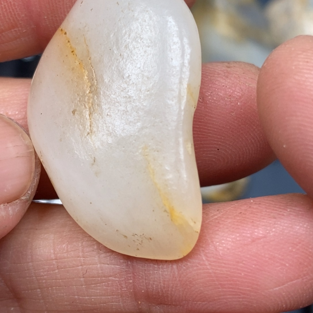 和田玉挂件足铂镶嵌