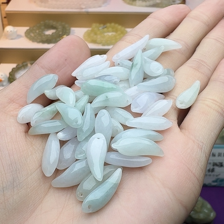 翡翠未镶嵌颈饰翡翠味镶嵌