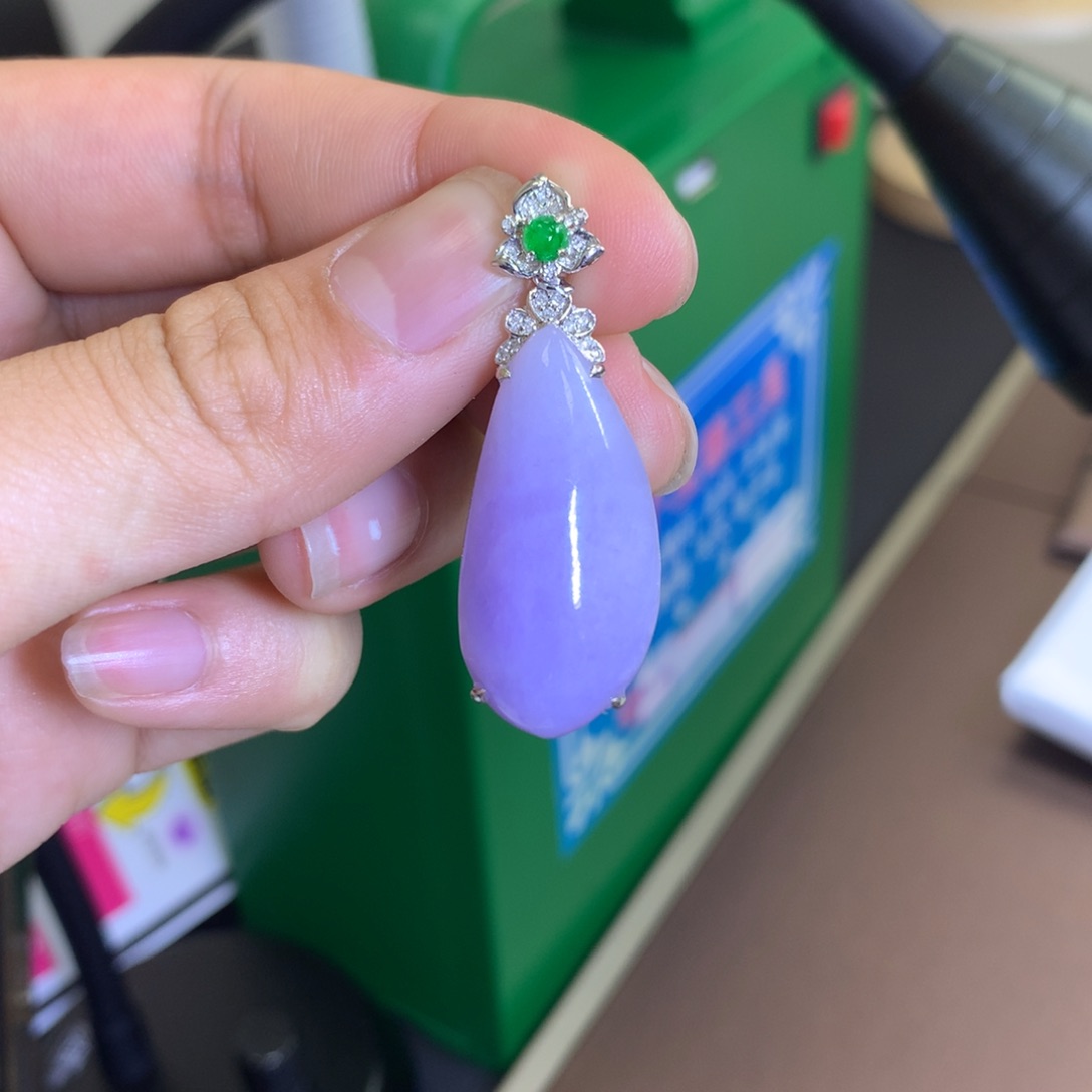 翡翠颈饰18K金镶嵌翡翠