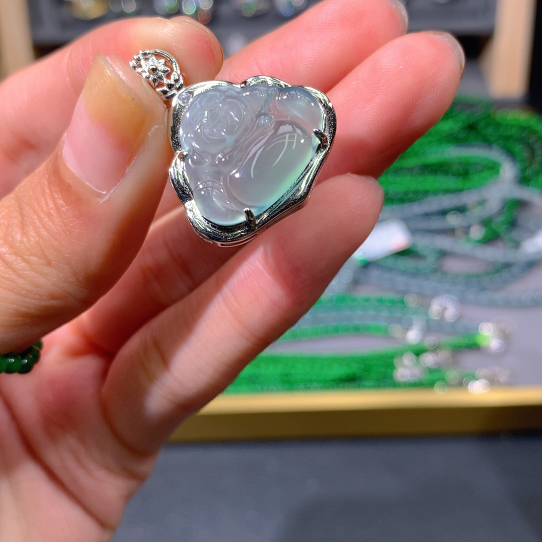 翡翠手链未镶嵌天然翡翠