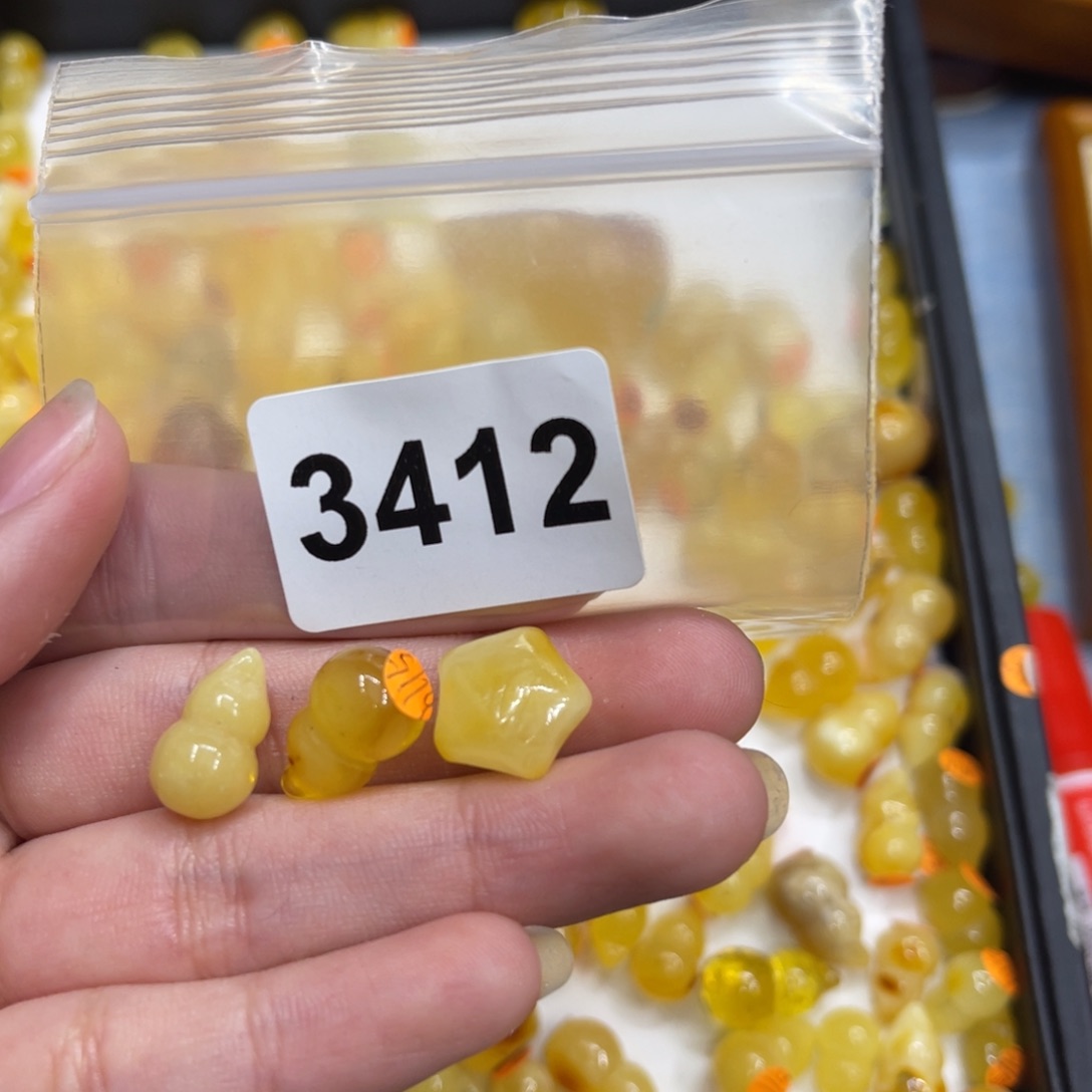 琥珀珠宝奇石未镶嵌