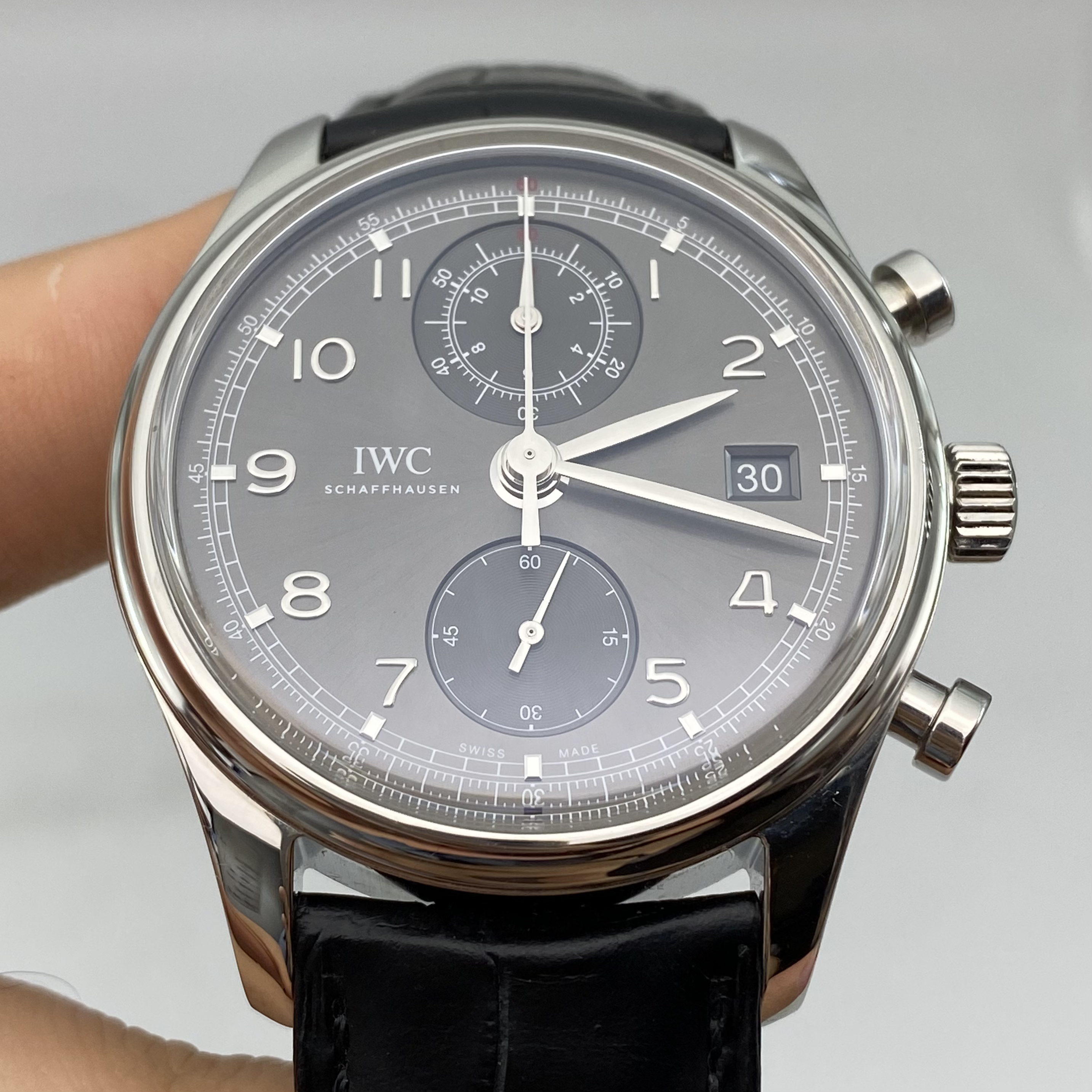 95新 IWC/万国 万国 葡萄牙计时  68小时动储飞返/逆跳 表径：42mm