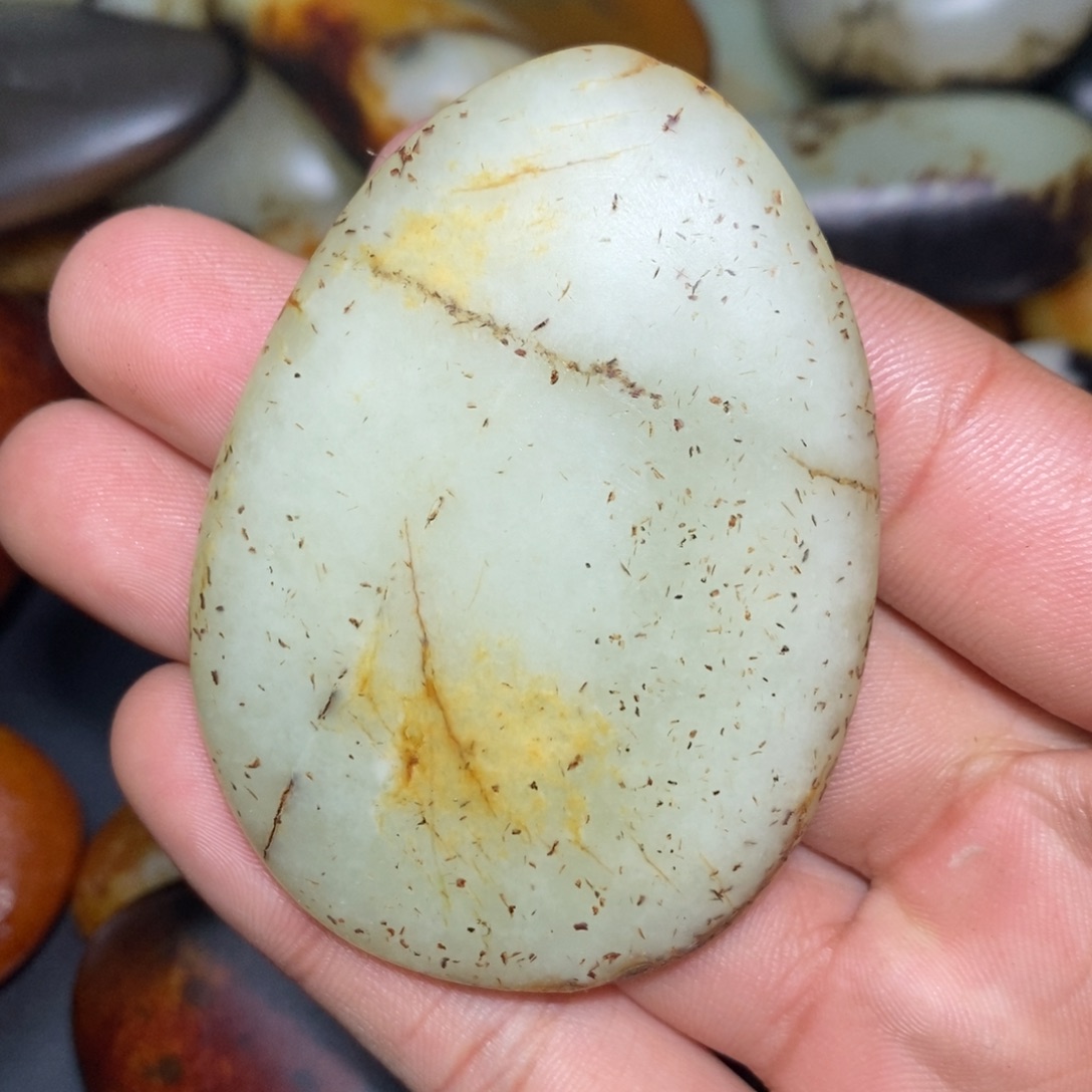 和田玉未镶嵌珠宝奇石