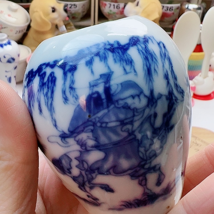 1557558575989989999999