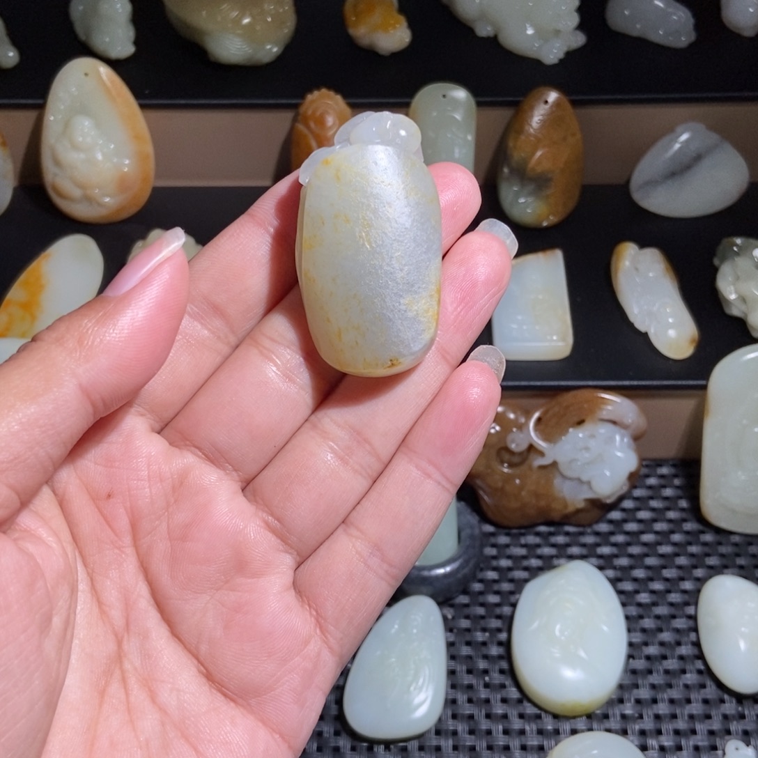 和田玉未镶嵌颈饰