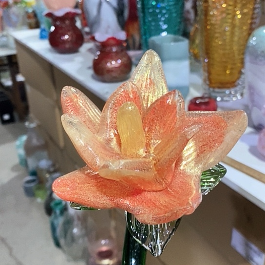 琉璃花瓶高45厘米宽9厘米