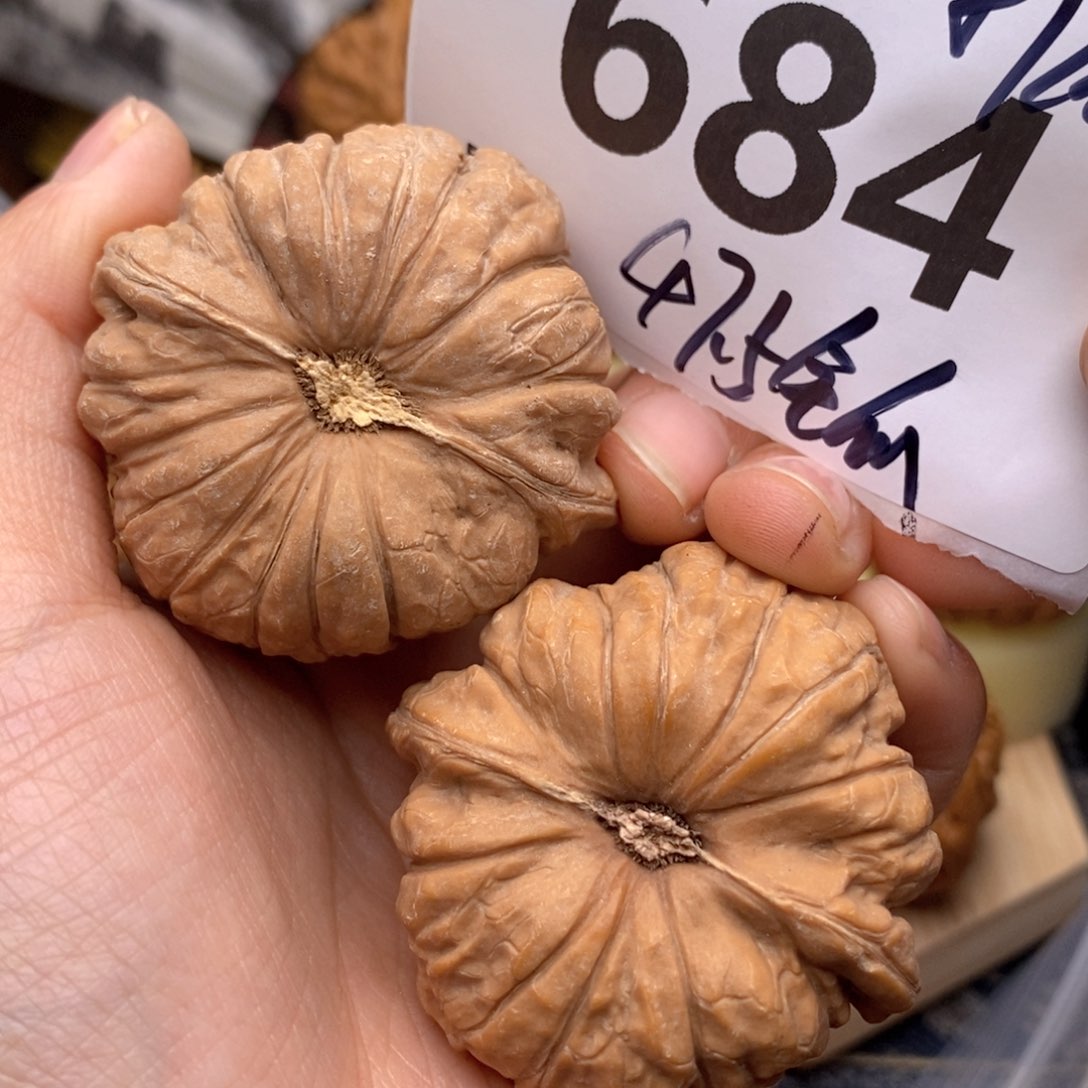 文玩核桃把件684号47.5全瓜