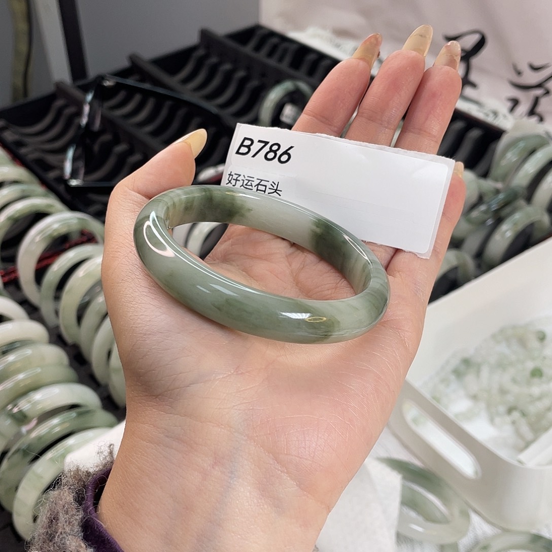 石英质玉未镶嵌手镯b786