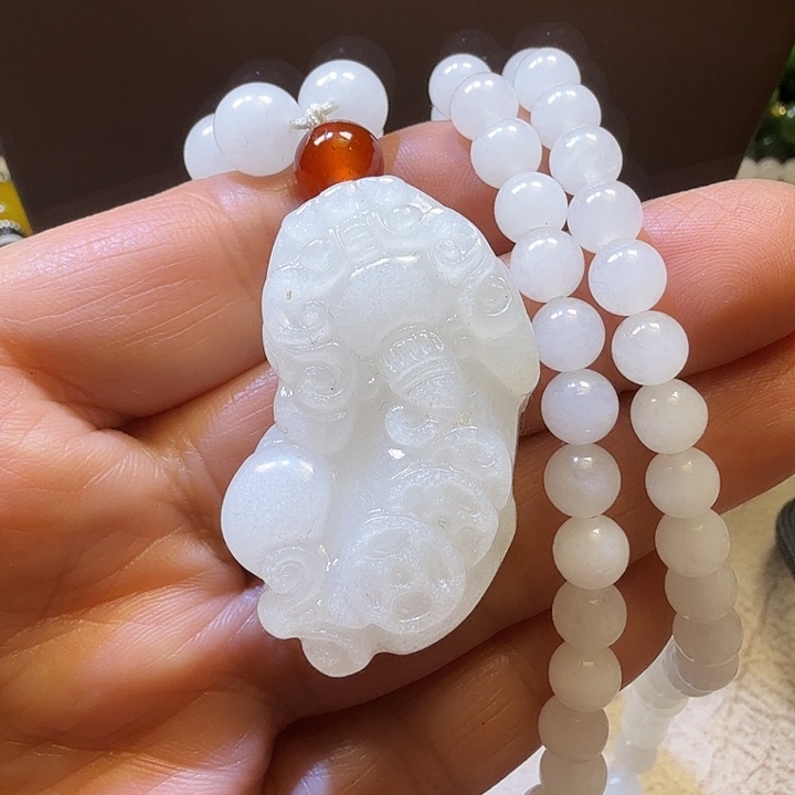 蛇纹石玉未镶嵌颈饰