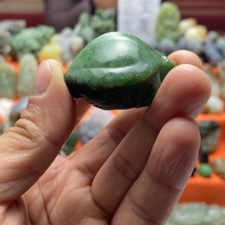 李***蝶和田玉未镶嵌挂件