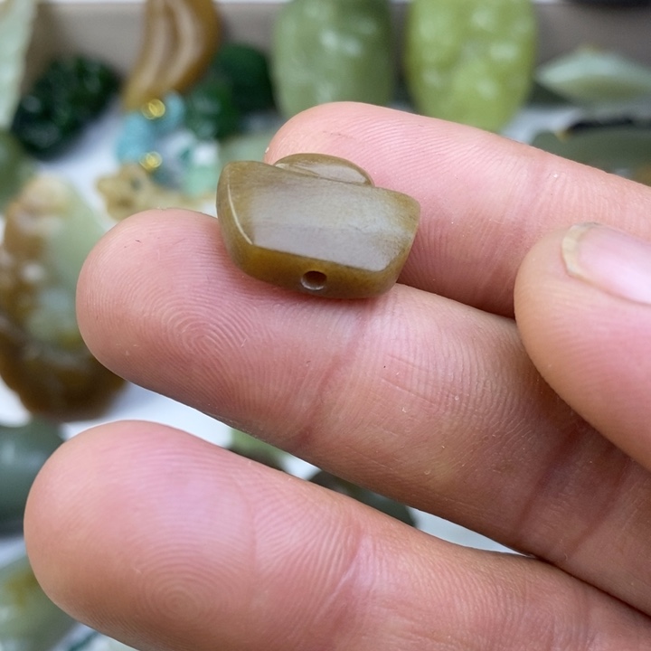 和田玉（糖玉）未镶嵌颈饰