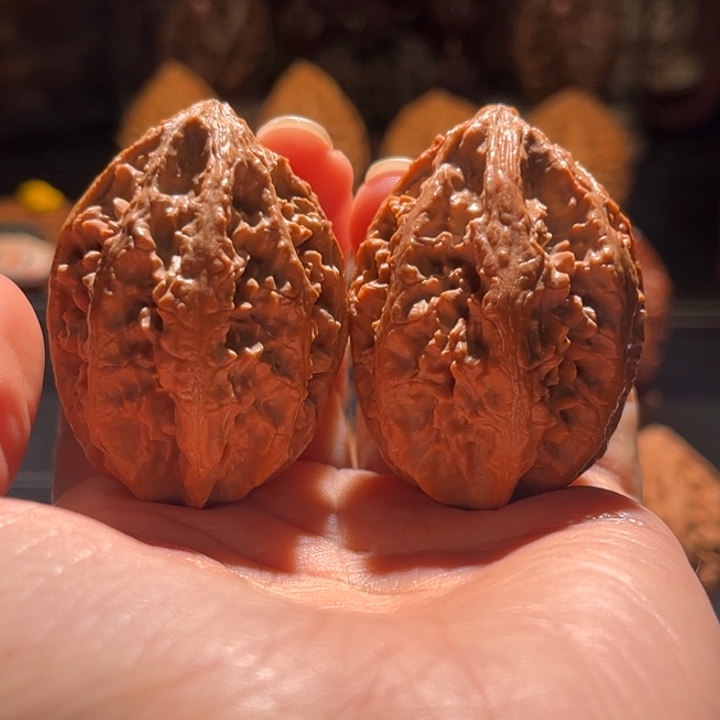 往****文玩核桃吊坠娇美楸69