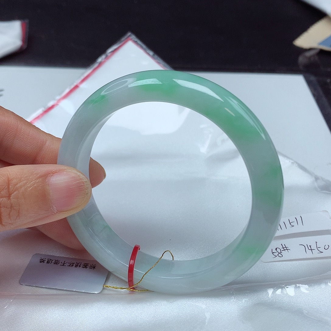 翡翠手镯未镶嵌58圈1511