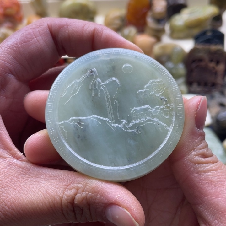 蛇纹石玉颈饰未镶嵌