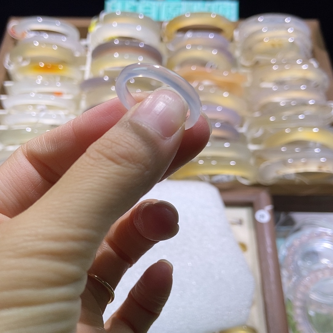 邦***尼玛瑙/玉髓合金手镯