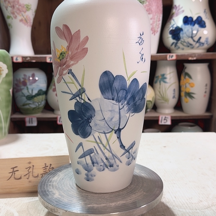 陶大萝卜青花荷花陶瓷