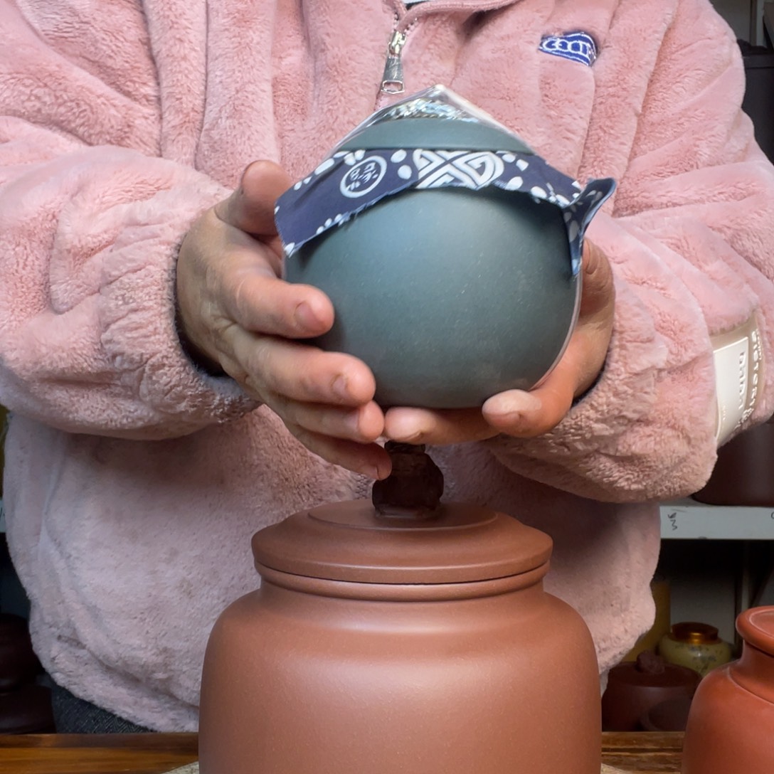 杨***达紫砂茶叶罐今天晚上