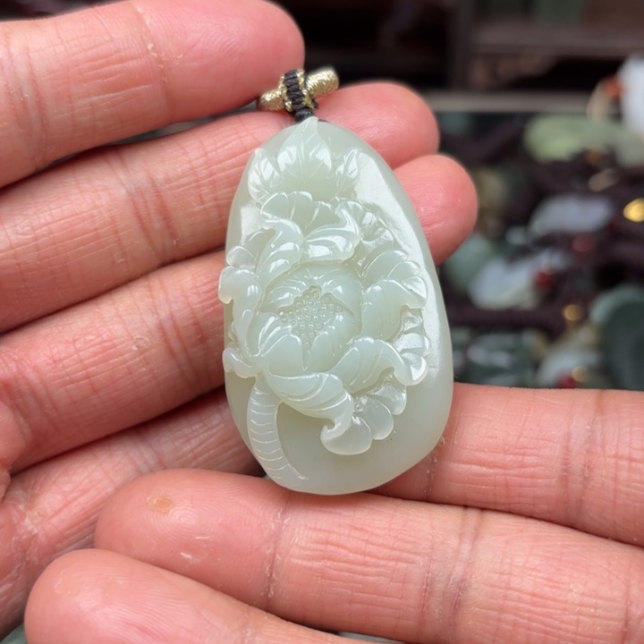 和田玉吊坠未镶嵌