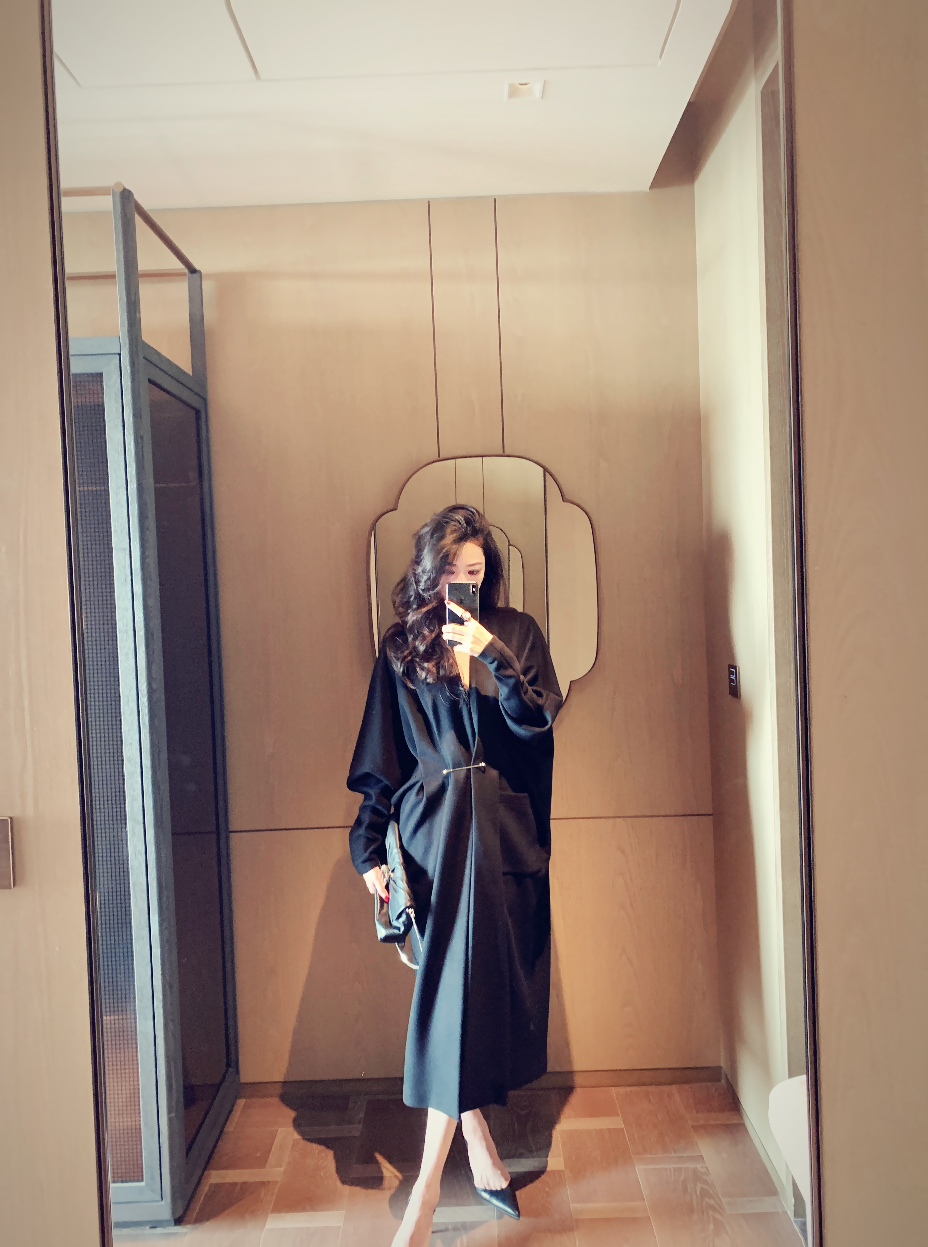 金南一V领设计感意式慵懒感单口袋大别针扣中长款外套0202311043