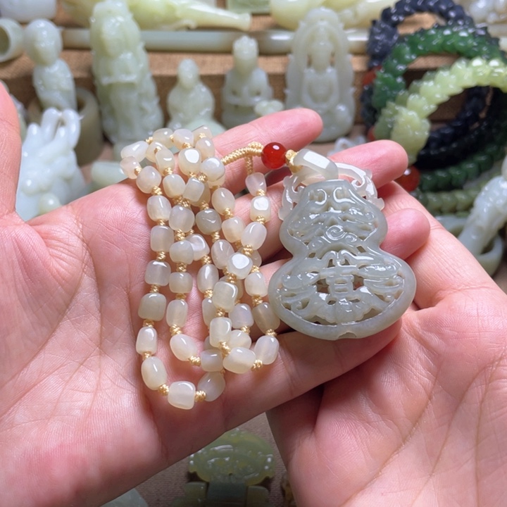 和田玉未镶嵌颈饰