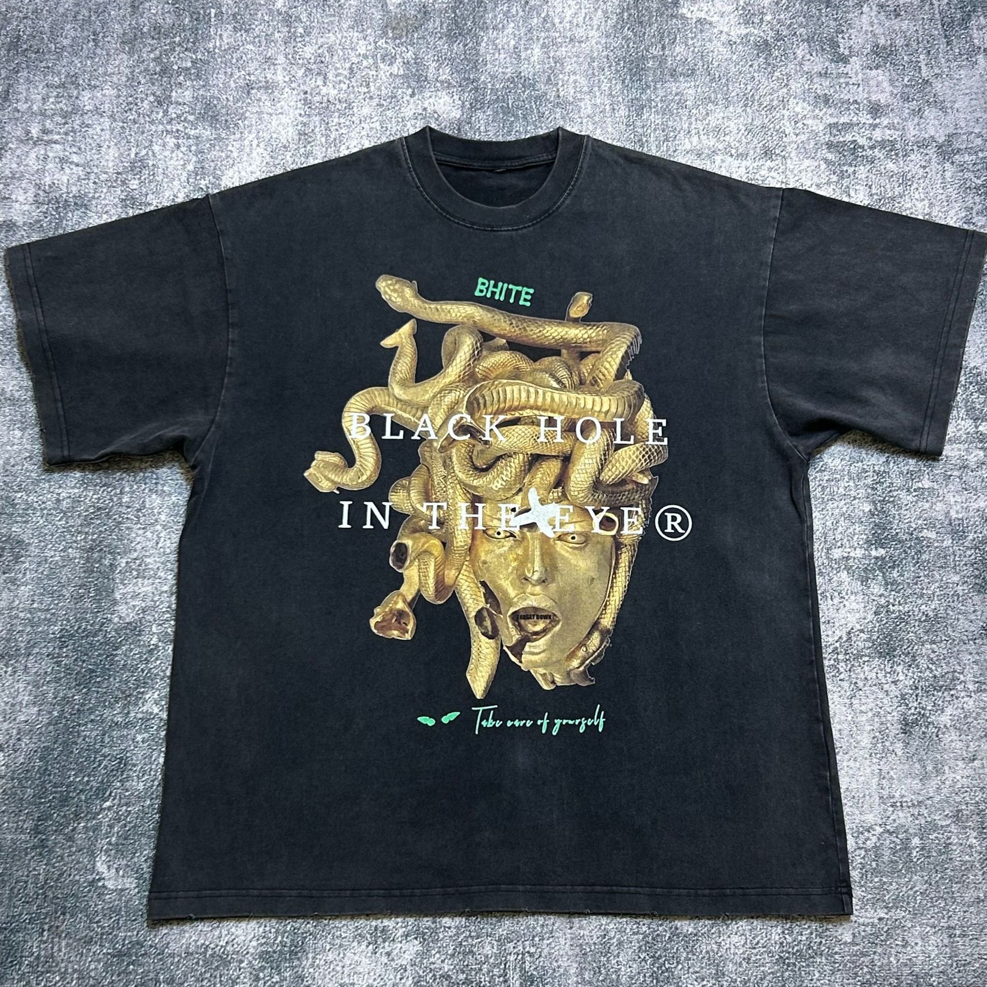 黑洞之眼第12季 《黄金美杜莎》蛇年来财寓意 洗水破坏小领口短袖