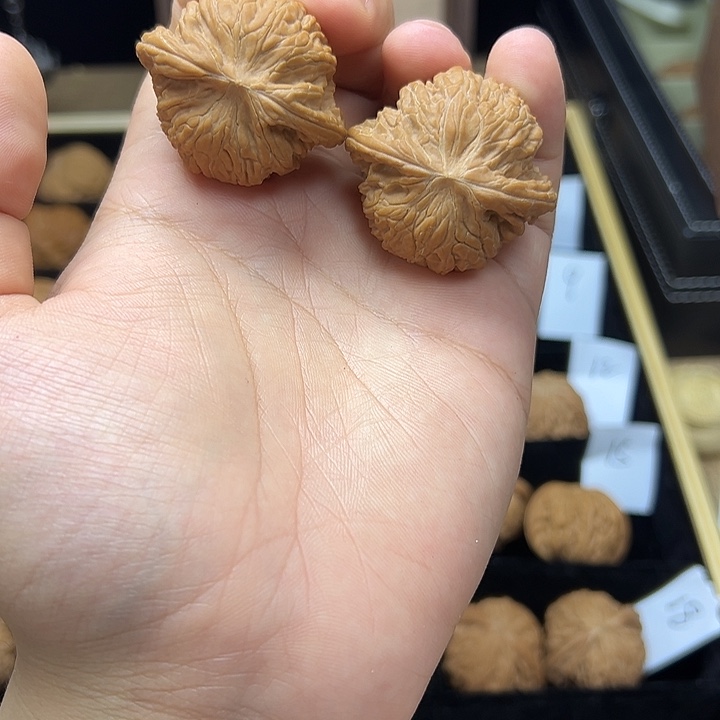 愿***文玩核桃把件磨盘