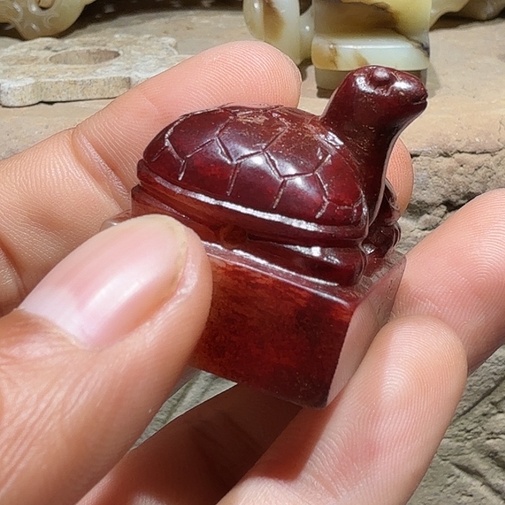 叶***公和田玉未镶嵌颈饰