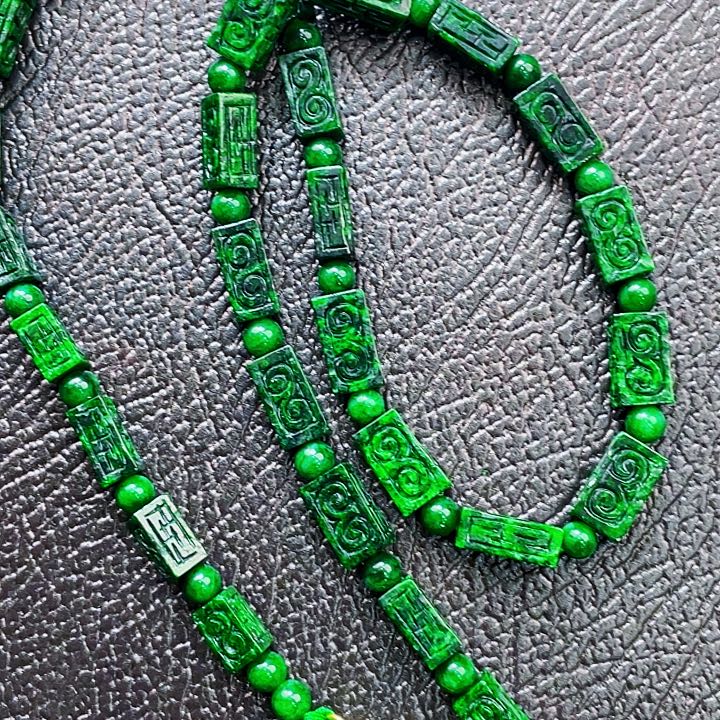 翡翠未镶嵌颈饰多样性