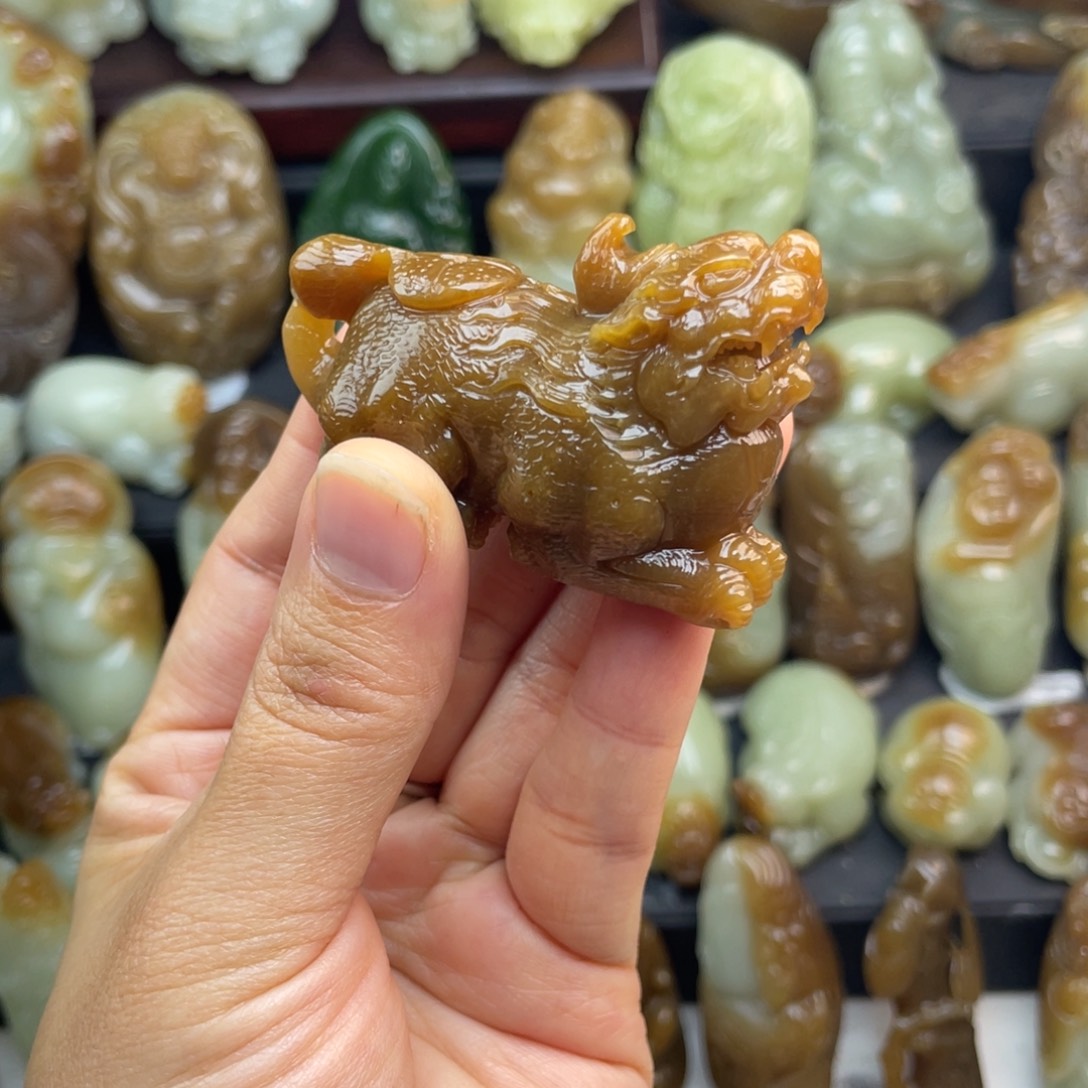 沐***羲和田玉未镶嵌颈饰