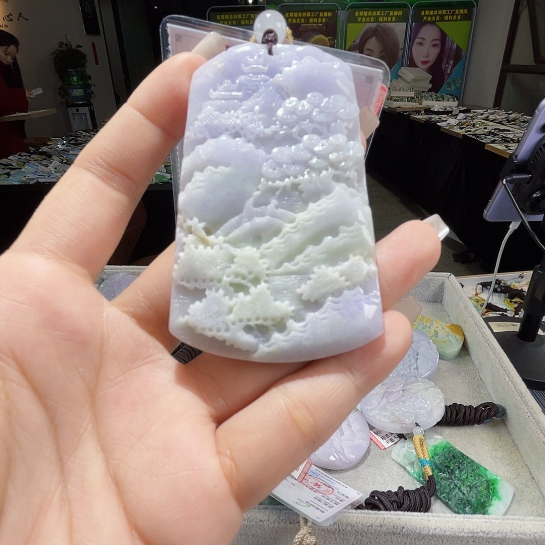 颈饰未镶嵌翡翠一